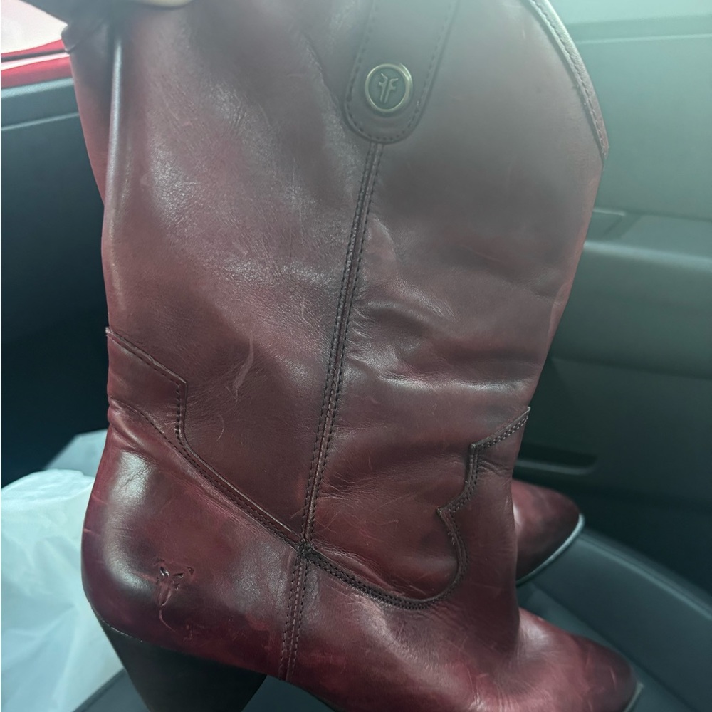 FRYE AND CO. Women's Burgundy Leather Heeled Boots